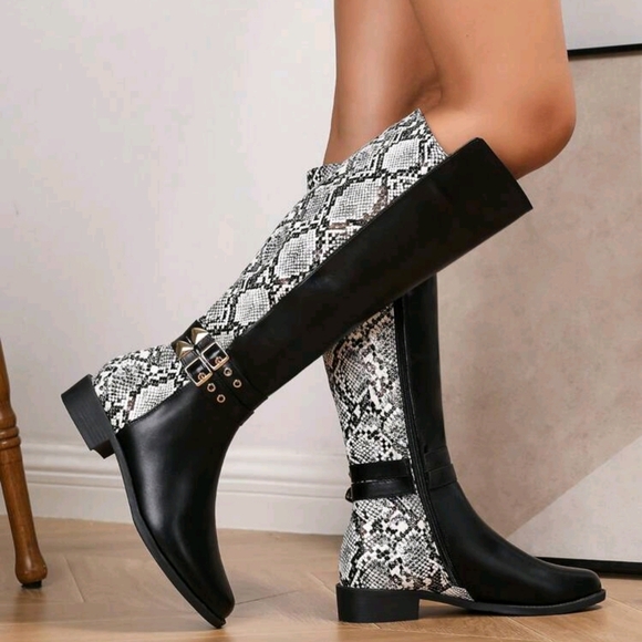Women's Fashionable Knee-High Boots, Black High Boots With Metal Buckle Decor - Picture 2 of 6